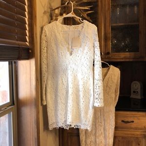 Short lace wedding dress 👗💕